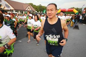 BIB: 287
                            <button type="button" onclick="openModal(3530801)" class="btn btn-primary btn-sm float-right btn-popup" data-toggle="modal" data-target=".modal-high-quality">
                        <i class="fas fa-shopping-cart"></i> Add to Cart
                    </button>
                                            <button type="button" onclick="isThisMe(3530801, true)" class="btn btn-success btn-sm float-right btn-popup btn-isme hidden" data-toggle="tooltip" data-placement="bottom" title="นี่คือรูปของคุณใช่ไหม คลิกที่นี่เพื่อเอาเข้าอัลบั้ม">
                        <i class="fas fa-plus"></i> Add to album
                    </button>
                    <button type="button" onclick="isThisMe(3530801, false)" class="btn btn-warning btn-sm float-right btn-popup btn-isnotme hidden">
                        <i class="fas fa-ban"></i> Remove from album
                    </button>